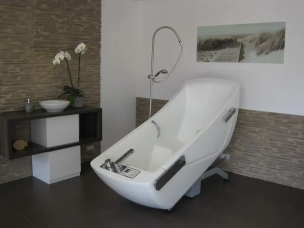 Astor Motion G Reclining Bath - Image 8